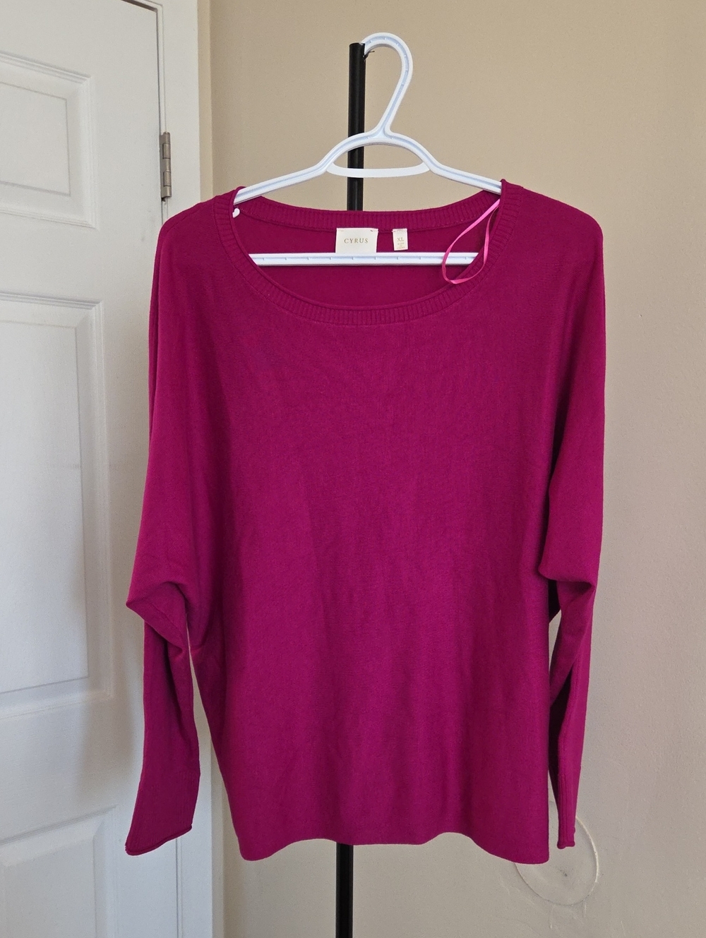 Cyrus Women's Fuchsia Lightweight Scoop Neck Sweater